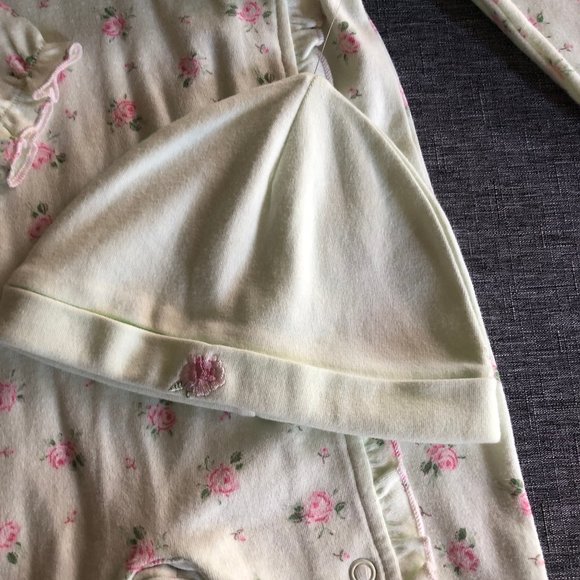 FIRST IMPRESSIONS Long sleeve footed romper light green & pink - Size 0-3 mo NWT - Picture 3 of 6